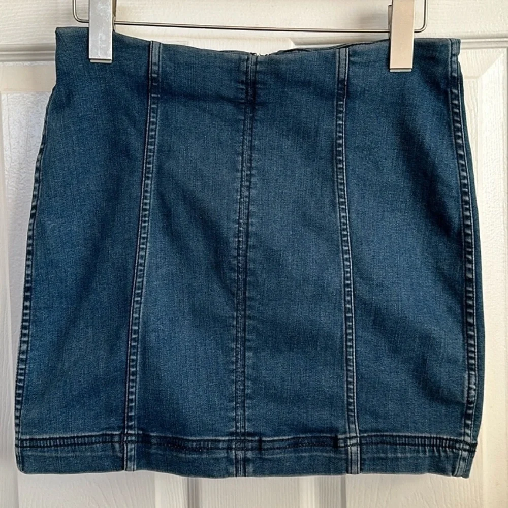 Free People Modern Femme Dark Wash Denim Mini Skirt Sz 8 - Picture 5 of 11